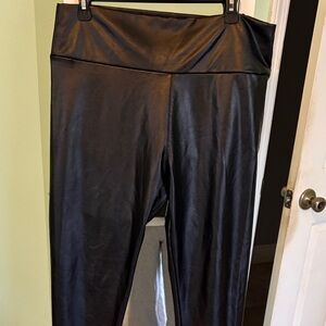 Sleek Black Women's Leggings